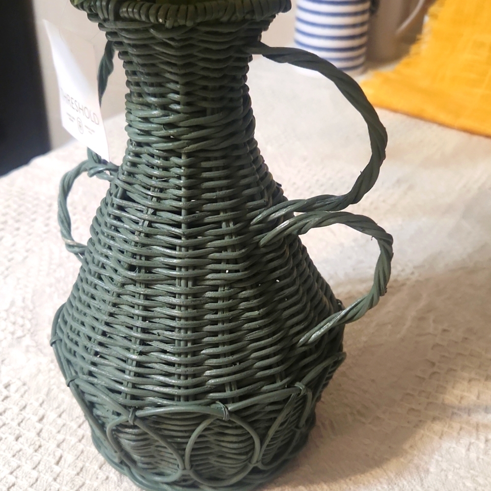 THRESHOLD Rattan Vase. - Picture 3 of 9